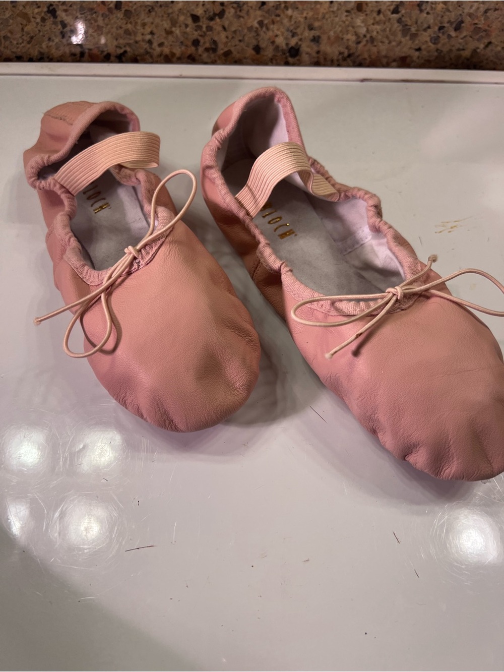 Bloch Girl’s Size 10 Pink Leather Ballet Flats with Elastic Tie NWOT Full Sole